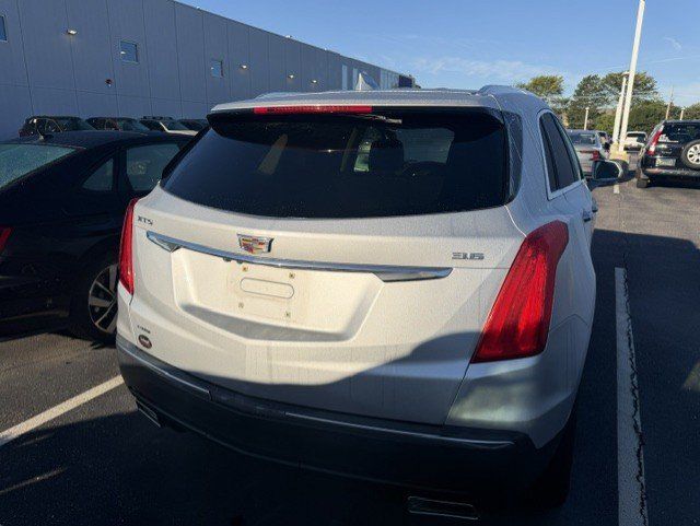 Used 2017 Cadillac XT5 Premium Luxury w/ LPO, Wheel Lock Package AWD/4WD image 4