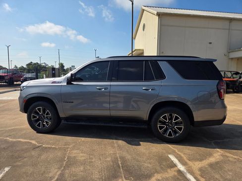 Used 2022 Chevrolet Tahoe Z71 w/ Luxury Package AWD/4WD image 8