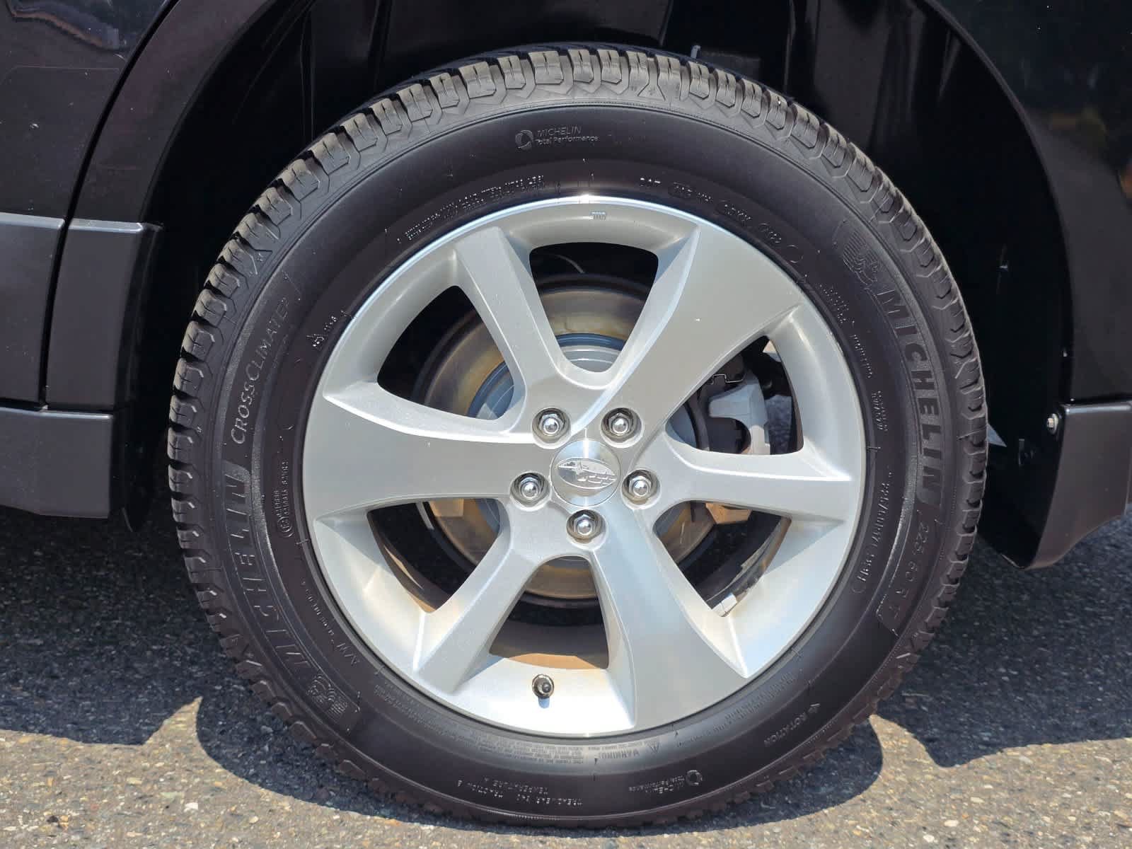Used 2013 Subaru Outback 3.6R Limited AWD/4WD image 2