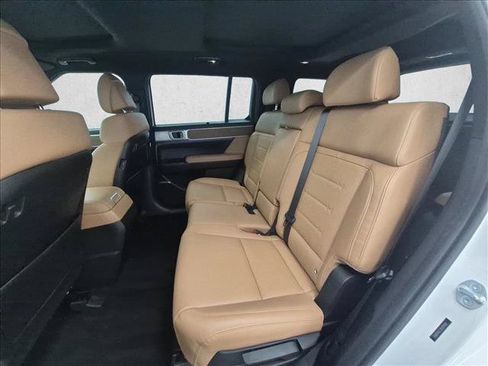 Used 2025 Hyundai Santa Fe Limited FWD image 22