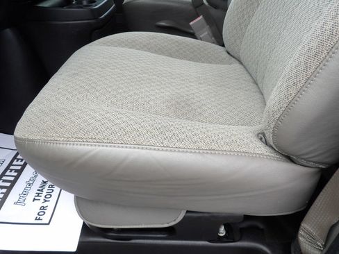 Used 2019 Chevrolet Express 3500 Extended RWD image 17