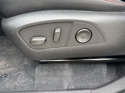 New 2026 Chevrolet Traverse RS image 11