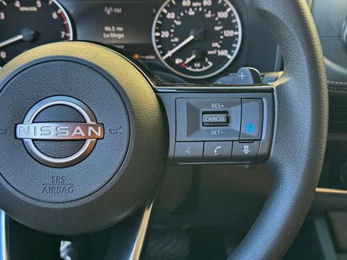 Used 2023 Nissan Rogue SV FWD image 18