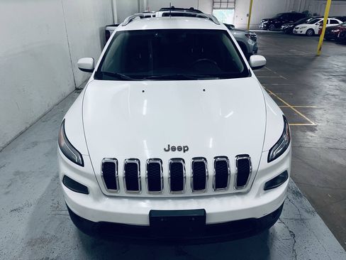 Used 2018 Jeep Cherokee Latitude Plus FWD image 13