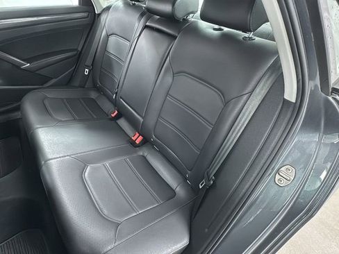 Used 2020 Volkswagen Passat 2.0T R-Line image 12