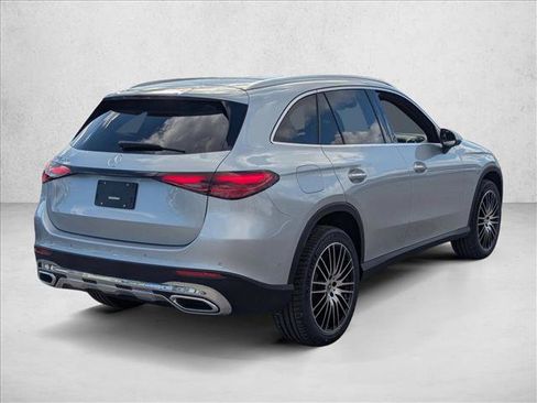 New 2026 Mercedes-Benz GLC 300 image 2