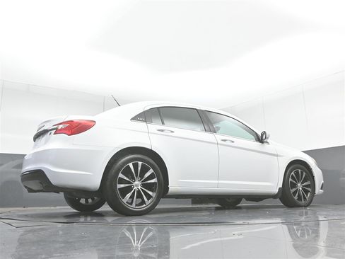 Used 2012 Chrysler 200 S image 32