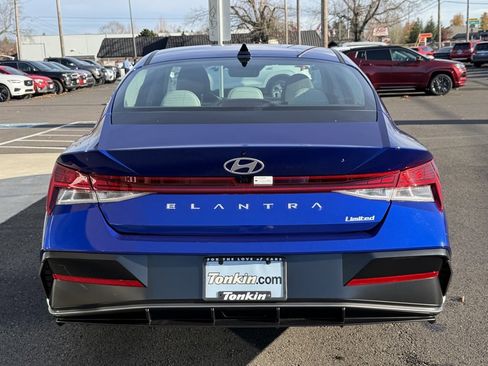 Certified 2025 Hyundai Elantra Limited image 6