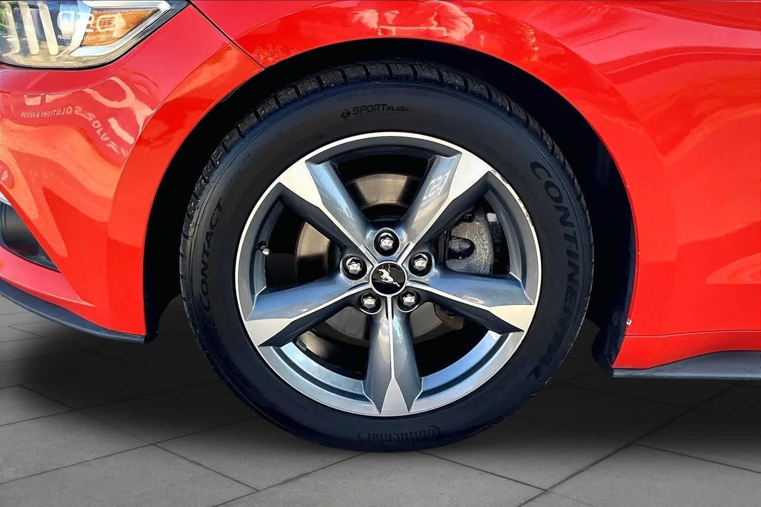 Used 2016 Ford Mustang Coupe w/ Equipment Group 051A RWD image 9