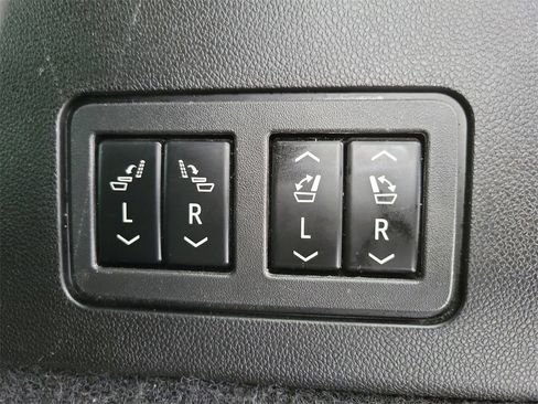 Used 2022 Cadillac XT6 Premium Luxury w/ LPO, Floor Liner Package image 9