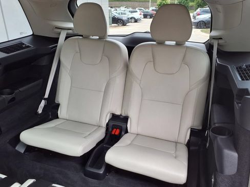 Used 2021 Volvo XC90 T6 Momentum AWD/4WD image 9