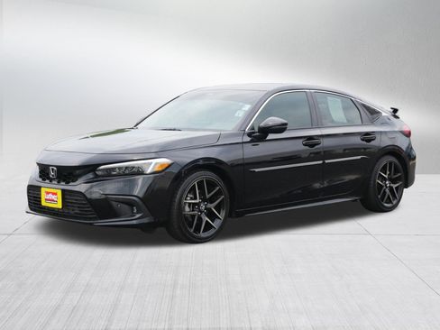 Used 2024 Honda Civic Sport Touring image 3