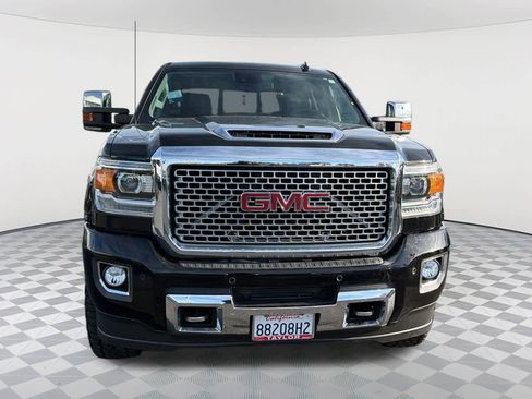 Used 2017 GMC Sierra 2500 Denali w/ Duramax Plus Package image 2