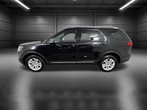 Used 2019 Ford Explorer XLT w/ Equipment Group 201A image 3