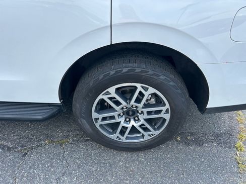 Certified 2025 Ford Expedition Active AWD/4WD image 10