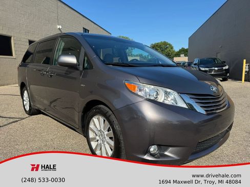 Used 2017 Toyota Sienna XLE Premium AWD/4WD image 1
