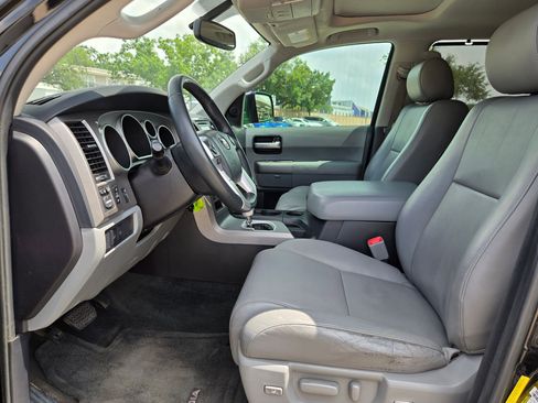 Used 2015 Toyota Sequoia Limited RWD image 10
