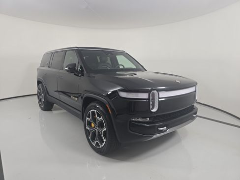 Used 2024 Rivian R1S Adventure AWD/4WD image 7
