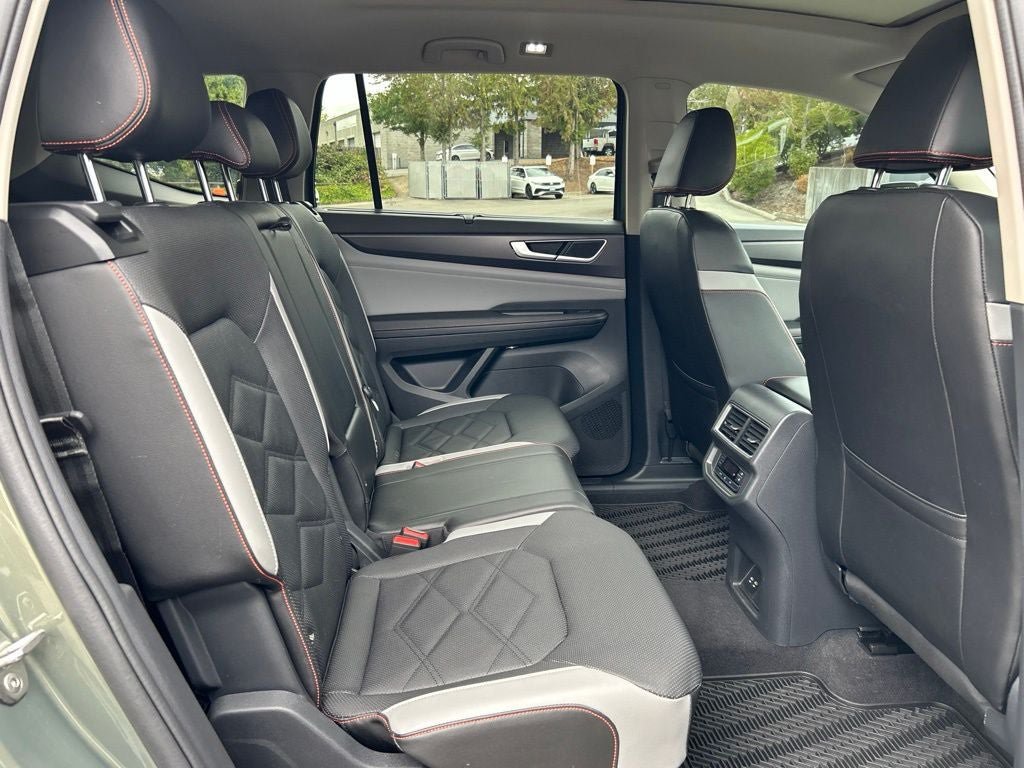 Certified 2024 Volkswagen Atlas Peak Edition SE AWD/4WD image 13
