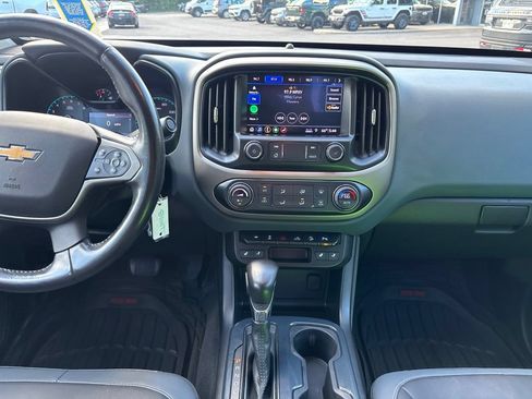Used 2022 Chevrolet Colorado Z71 AWD/4WD image 17