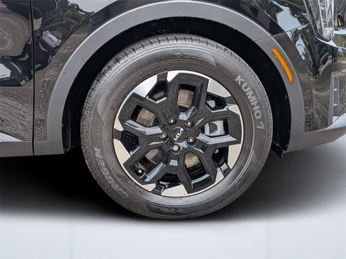 Used 2025 Kia Sorento S image 11