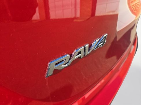 Used 2017 Toyota RAV4 XLE image 16