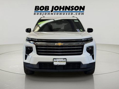 Used 2025 Chevrolet Traverse LT AWD/4WD image 4