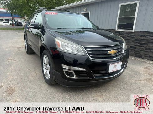 Used 2017 Chevrolet Traverse LT w/ Style and Technology Package AWD/4WD image 1