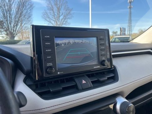 Used 2020 Toyota RAV4 XLE image 22