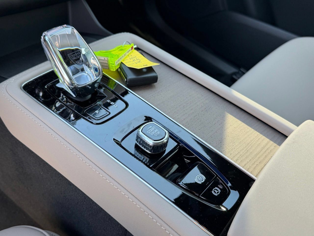 New 2027 Volvo XC90 B6 Plus AWD/4WD image 11