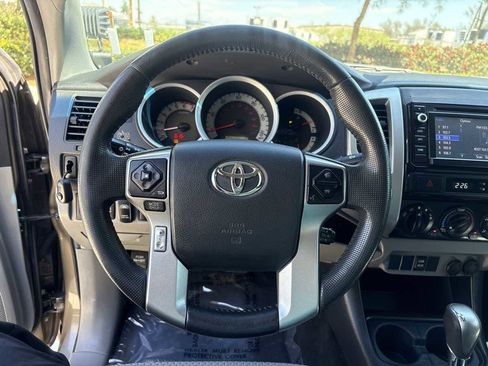 Used 2014 Toyota Tacoma 4x4 Access Cab w/ SR5 Package image 22