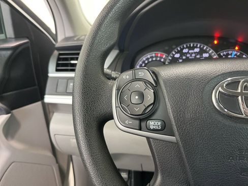 Used 2014 Toyota Camry LE image 7