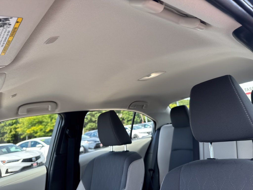 Used 2025 Toyota Corolla LE AWD/4WD image 15