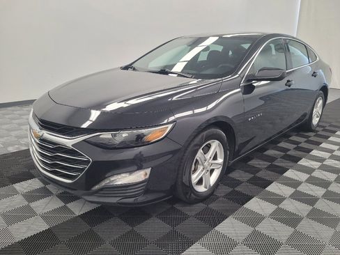 Used 2023 Chevrolet Malibu LT FWD image 2
