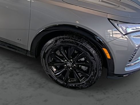 Used 2025 Buick Envista Sport Touring image 16