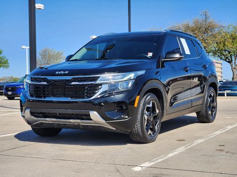 Certified 2025 Kia Seltos EX w/ EX Sunroof Package image 2