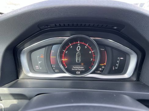 Used 2017 Volvo S60 T5 Inscription image 19