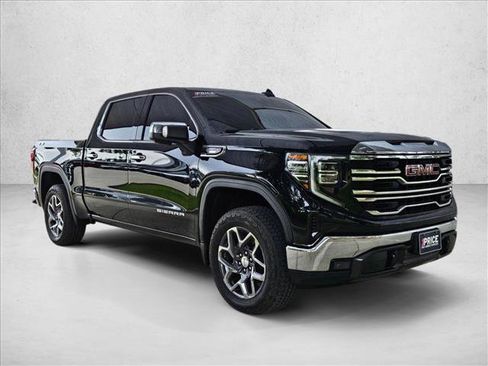 Used 2023 GMC Sierra 1500 SLT AWD/4WD image 4