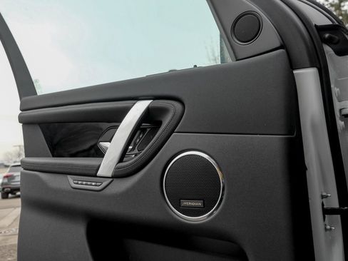 Used 2025 Land Rover Discovery Sport S image 11