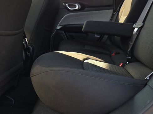 Used 2022 Jeep Compass Sport image 20