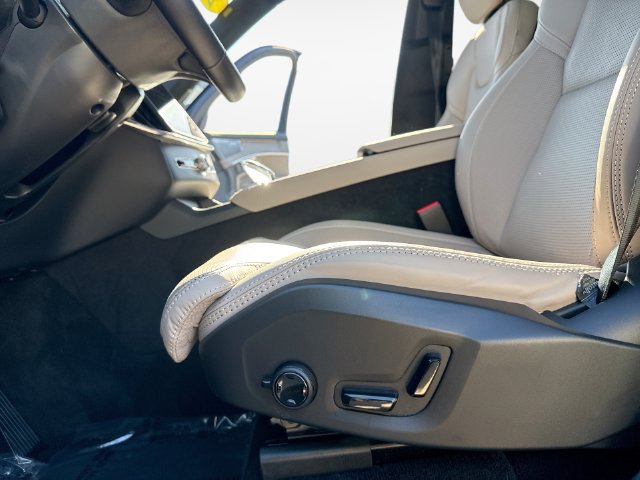 Certified 2026 Volvo XC90 B6 Ultra w/ Lounge Package AWD/4WD image 18