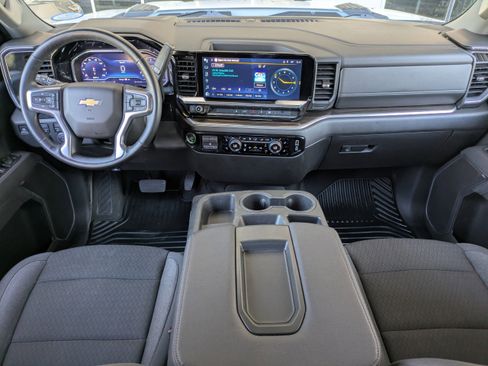 Used 2025 Chevrolet Silverado 2500 LT w/ Convenience Package AWD/4WD image 14
