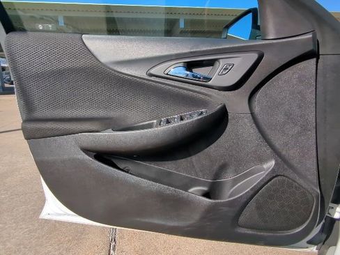 Used 2025 Chevrolet Malibu LT image 11