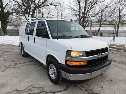 Used 2018 Chevrolet Express 2500 w/ Enhanced Convenience Package image 7