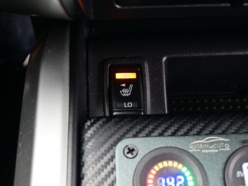 Used 2016 Nissan Titan SL image 21