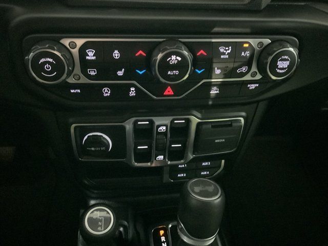 Used 2023 Jeep Wrangler Unlimited Sahara AWD/4WD image 40