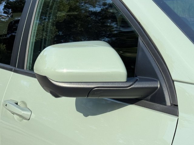 Used 2025 Chevrolet Equinox LT w/ Safety and Technology Package FWD image 11