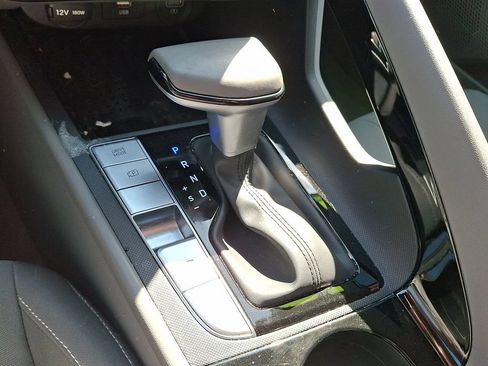 Used 2023 Hyundai Elantra SEL w/ Convenience Package FWD image 4