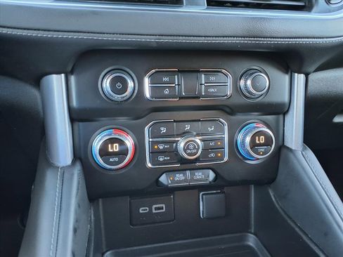 Used 2024 GMC Yukon SLE image 30