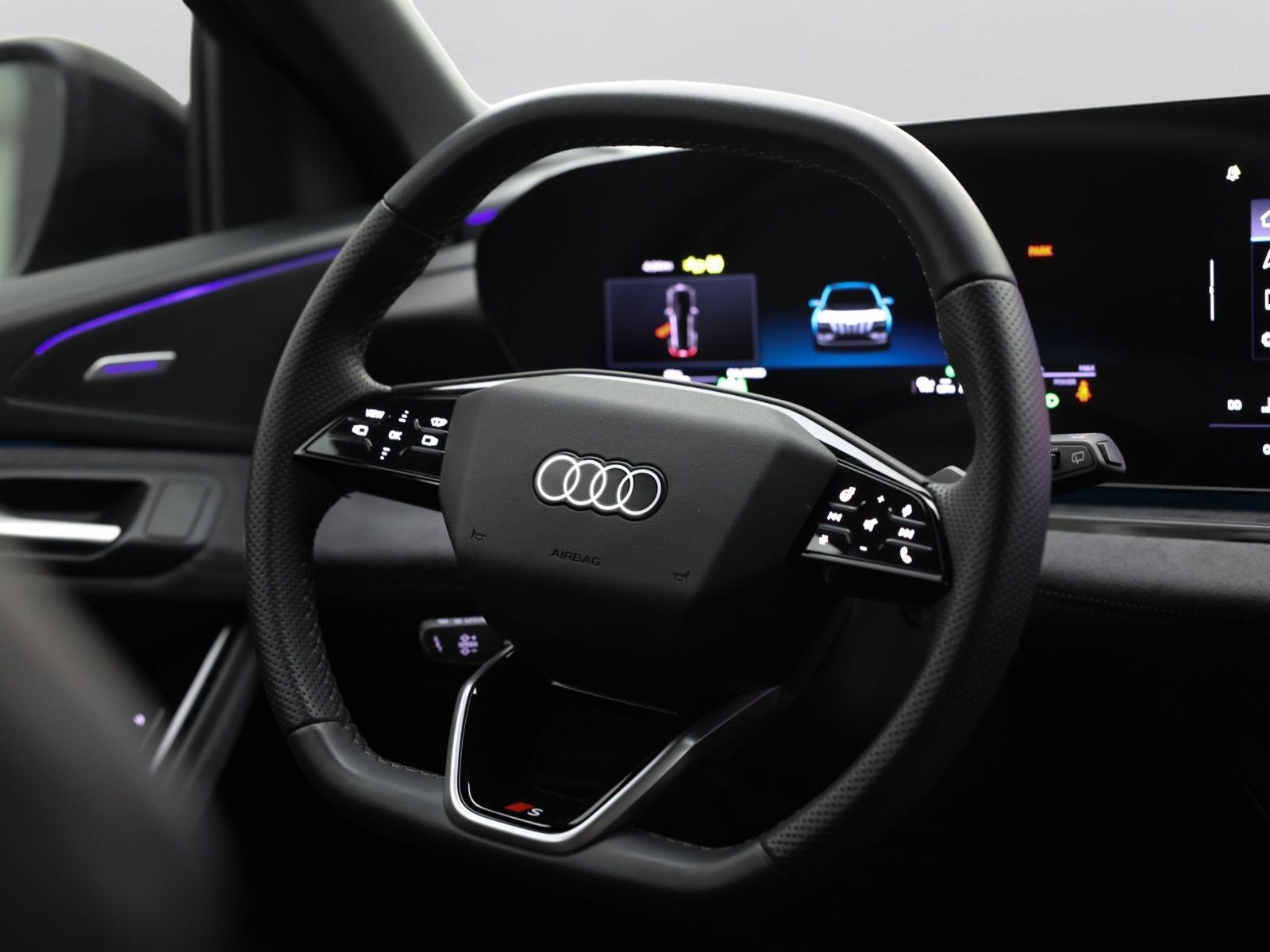 Used 2025 Audi SQ6 e-tron Prestige w/ Black Optic Package AWD/4WD image 26